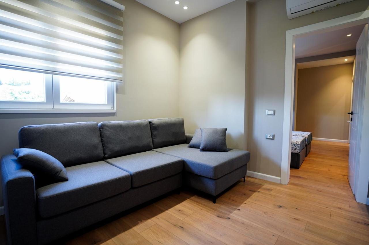 Klei'S Daily Apartment Тирана Екстер'єр фото